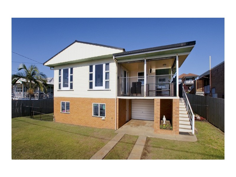 67 Flinders Parade, Scarborough QLD 4020