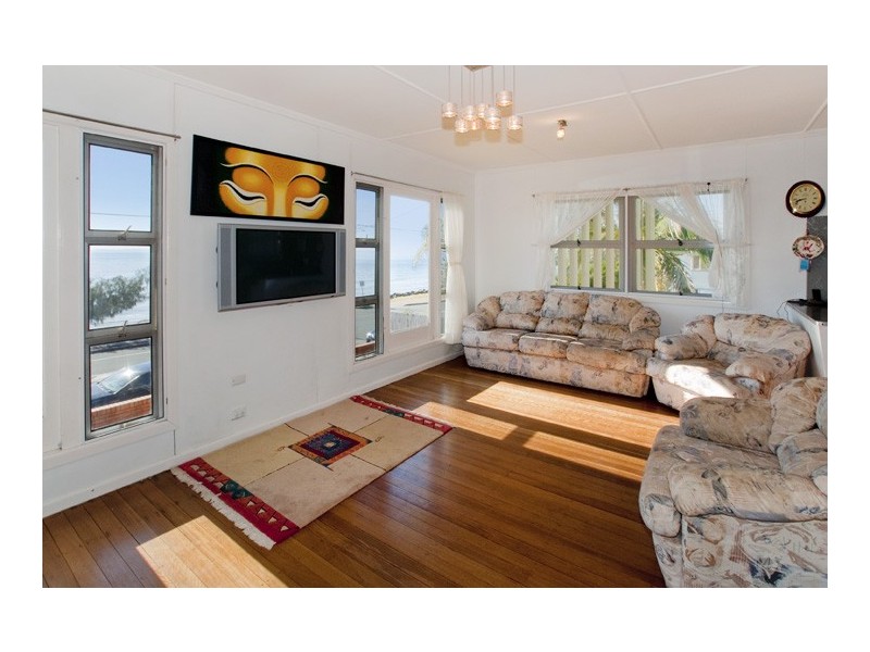 67 Flinders Parade, Scarborough QLD 4020