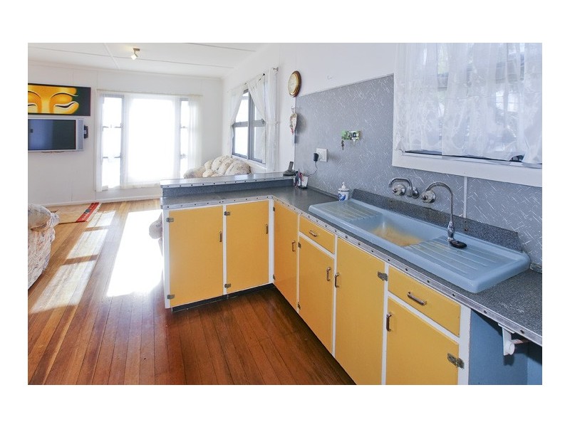 67 Flinders Parade, Scarborough QLD 4020