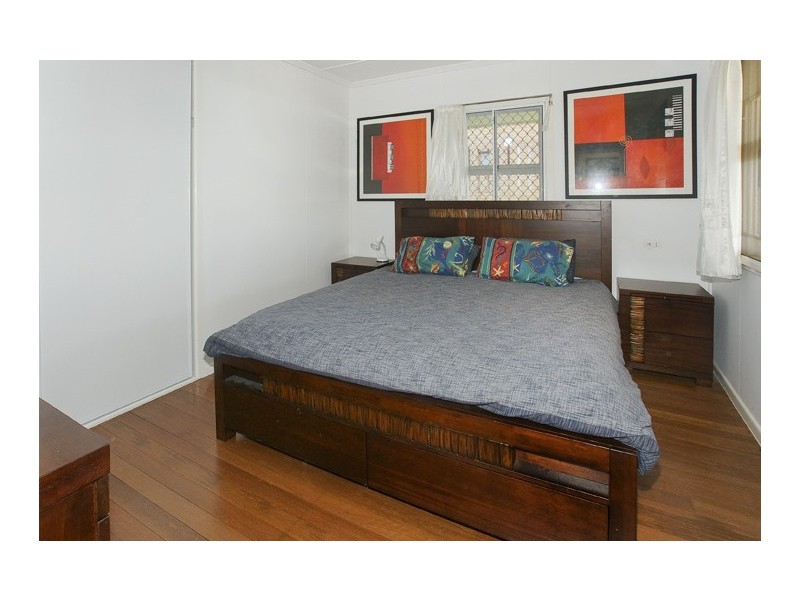 67 Flinders Parade, Scarborough QLD 4020