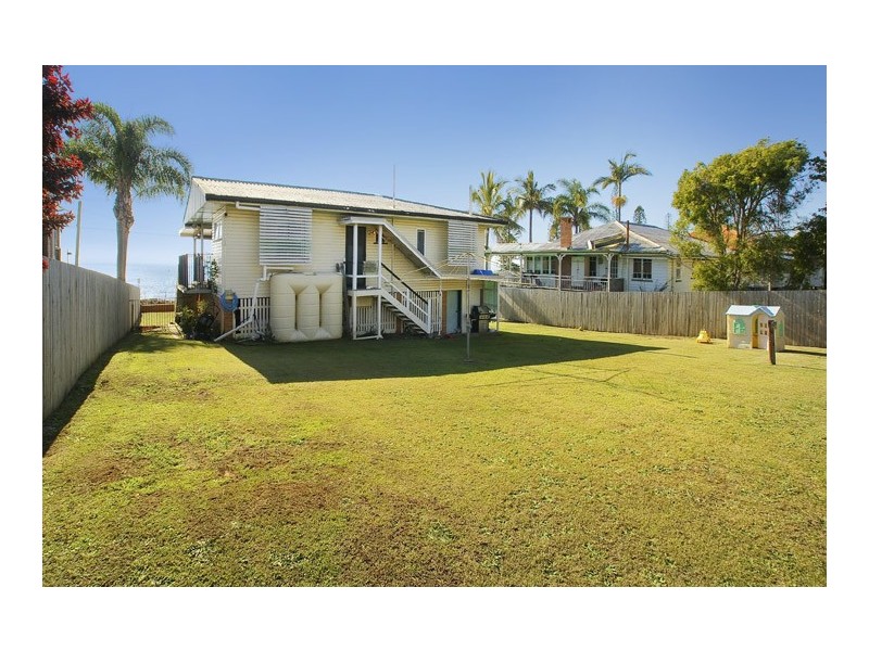 67 Flinders Parade, Scarborough QLD 4020