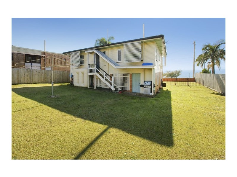 67 Flinders Parade, Scarborough QLD 4020