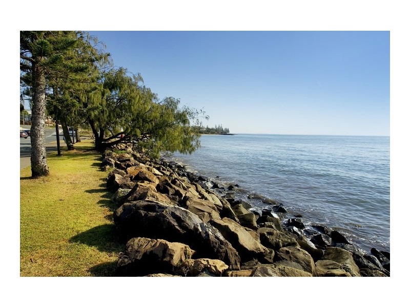 67 Flinders Parade, Scarborough QLD 4020