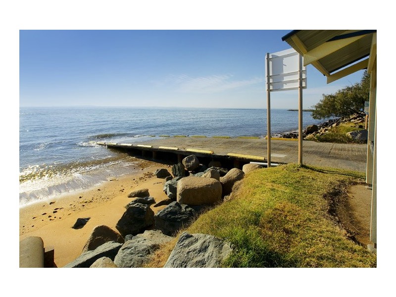 67 Flinders Parade, Scarborough QLD 4020