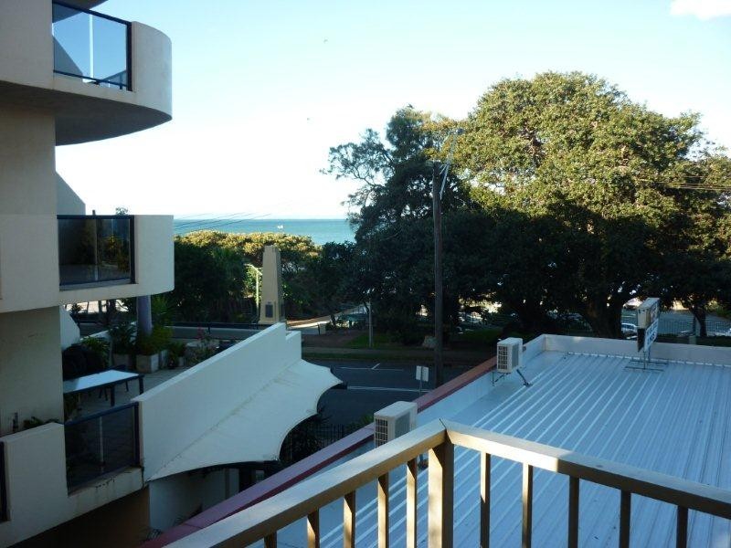 4/89 Marine Parade, Redcliffe QLD 4020