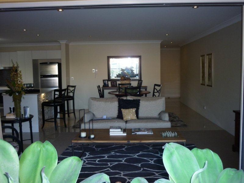 2/8 Georgina Street, Woody Point QLD 4019