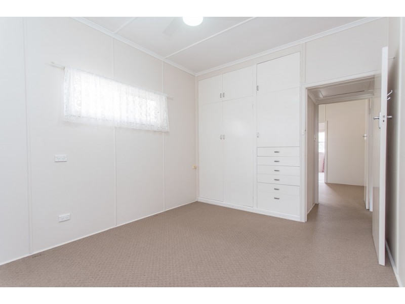 2 Joyce Street, Redcliffe QLD 4020