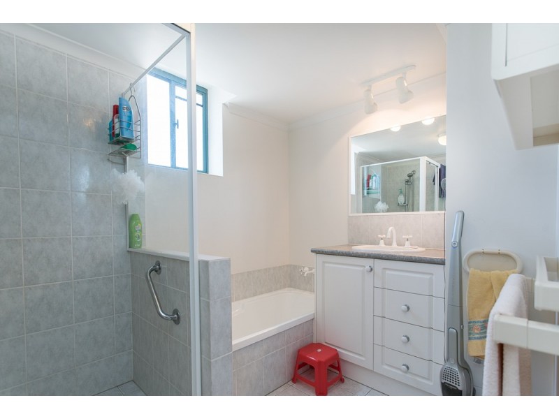 18/69 Marine Parade, Redcliffe QLD 4020