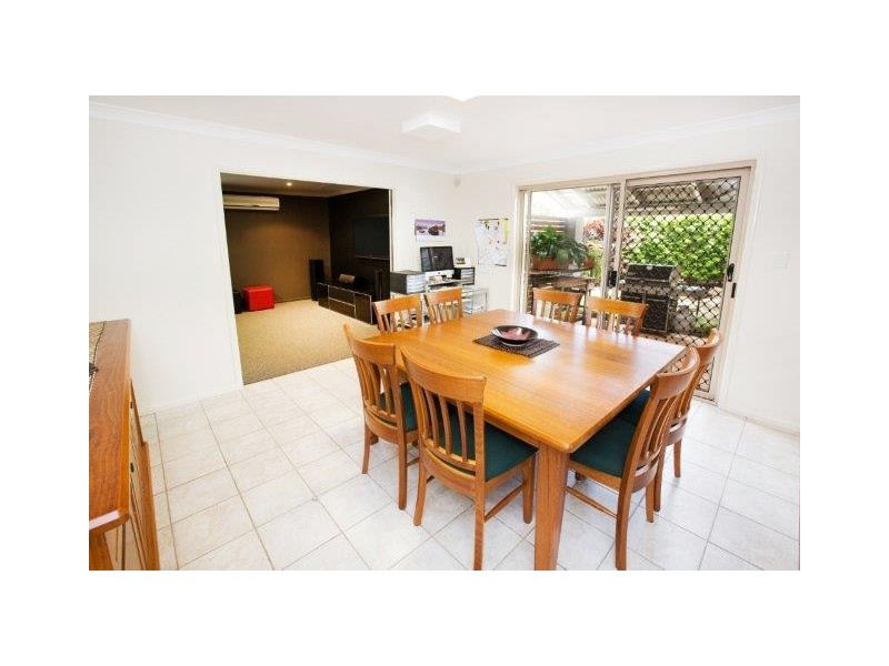 2 Aquarius Place, Bridgeman Downs QLD 4035