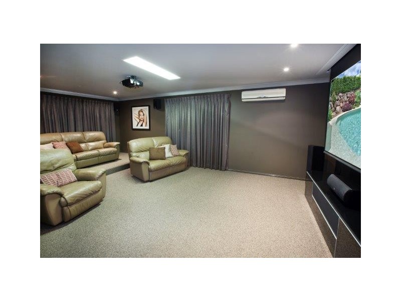 2 Aquarius Place, Bridgeman Downs QLD 4035