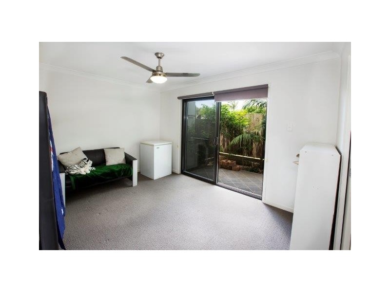 2/25 Georgina Street, Woody Point QLD 4019