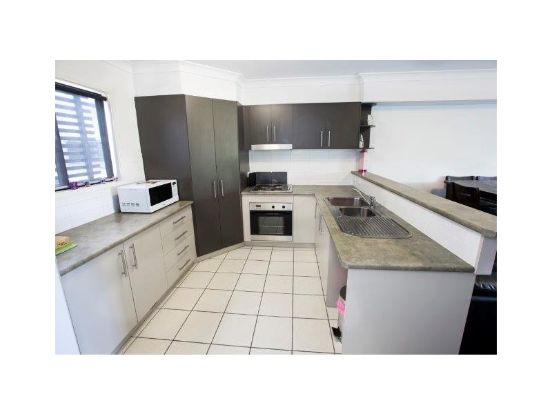 2/25 Georgina Street, Woody Point QLD 4019