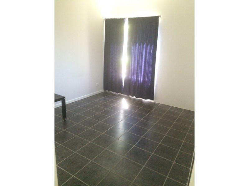 1/87 Dover Rd, Redcliffe QLD 4020