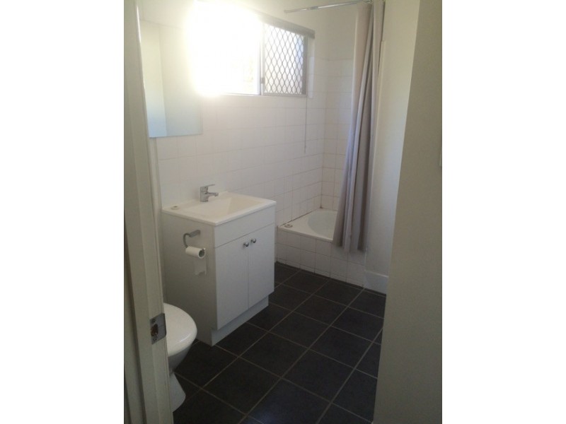 1/87 Dover Rd, Redcliffe QLD 4020