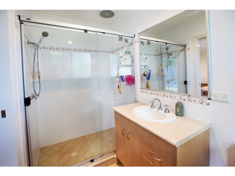 16 Bateman Street, Deception Bay QLD 4508