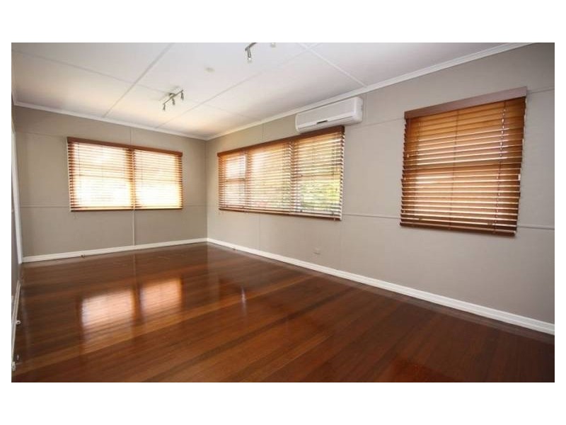 24 Watson Street, Clontarf QLD 4019