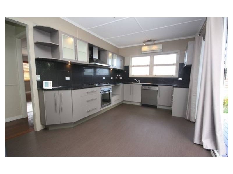 24 Watson Street, Clontarf QLD 4019