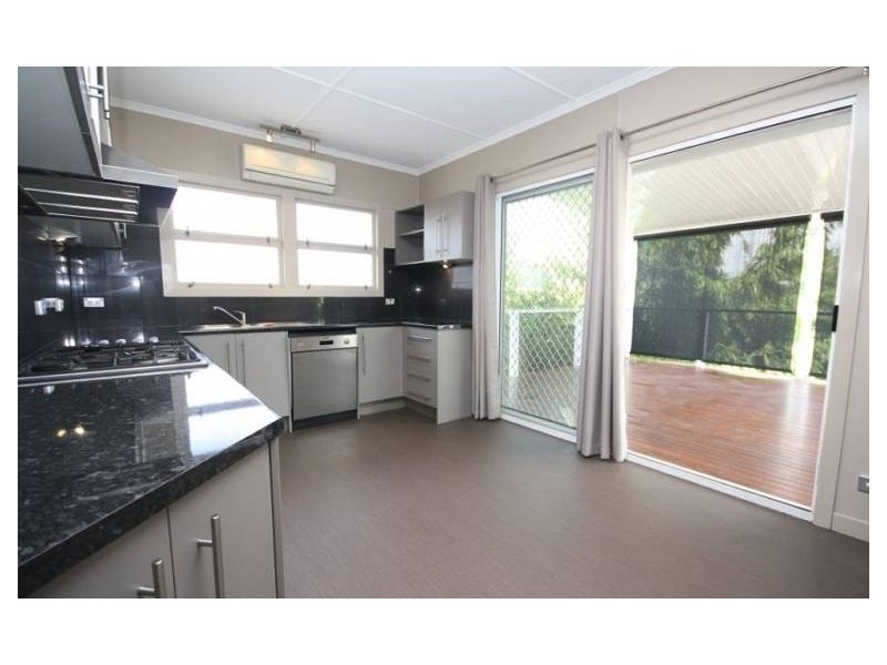 24 Watson Street, Clontarf QLD 4019