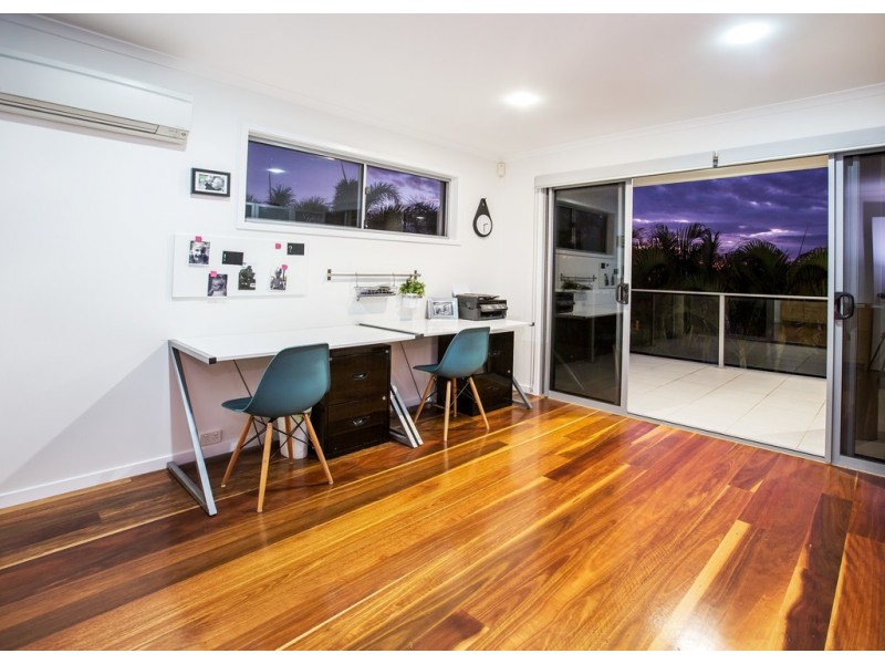 9 Sceptre Court, Newport QLD 4020