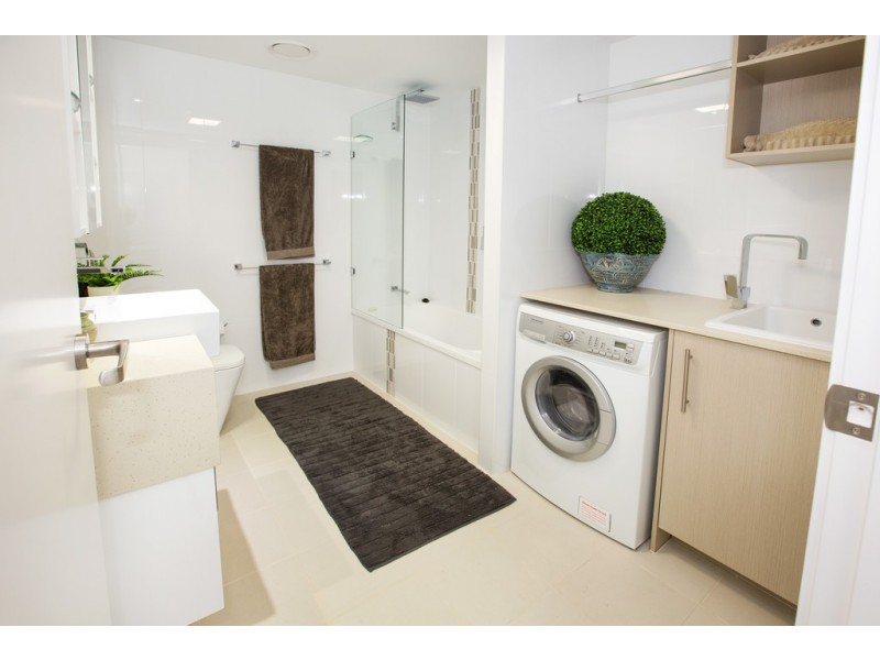 4/80 Hornibrook Esplanade, Clontarf QLD 4019