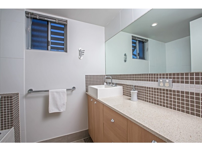 7/2 Louis St, Redcliffe QLD 4020