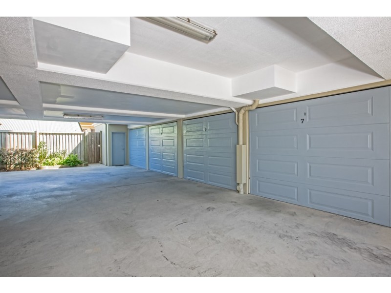 7/2 Louis St, Redcliffe QLD 4020