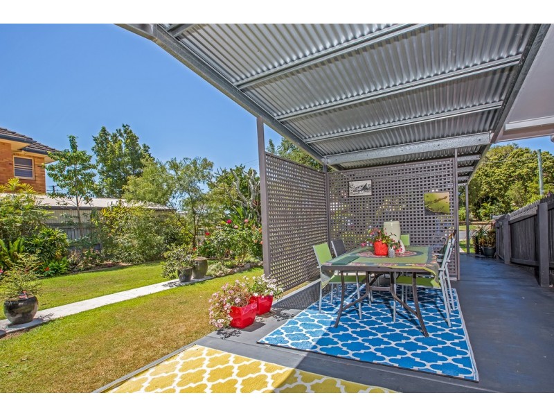 5 Moffatt St, Scarborough QLD 4020