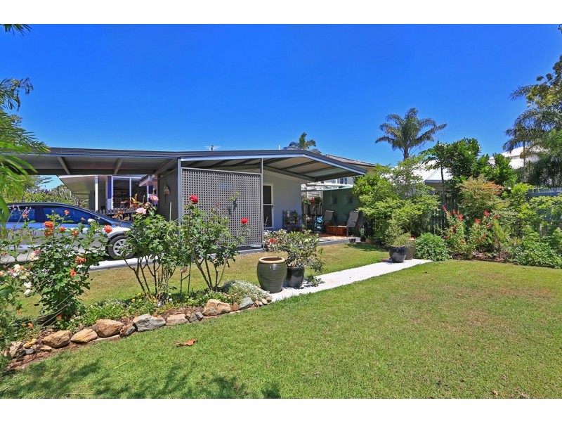 5 Moffatt St, Scarborough QLD 4020
