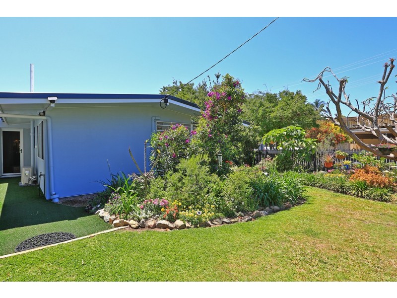 5 Moffatt St, Scarborough QLD 4020