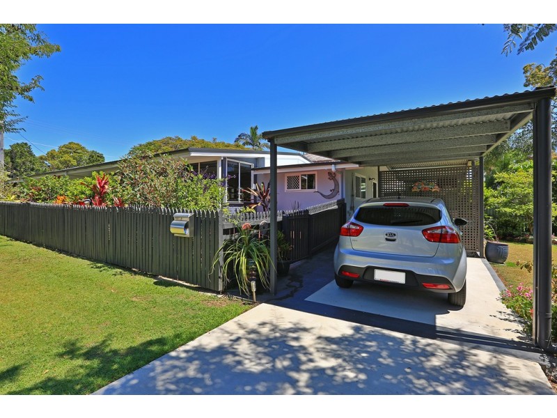 5 Moffatt St, Scarborough QLD 4020