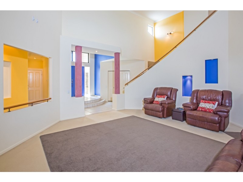 15 Defender St, Newport QLD 4020