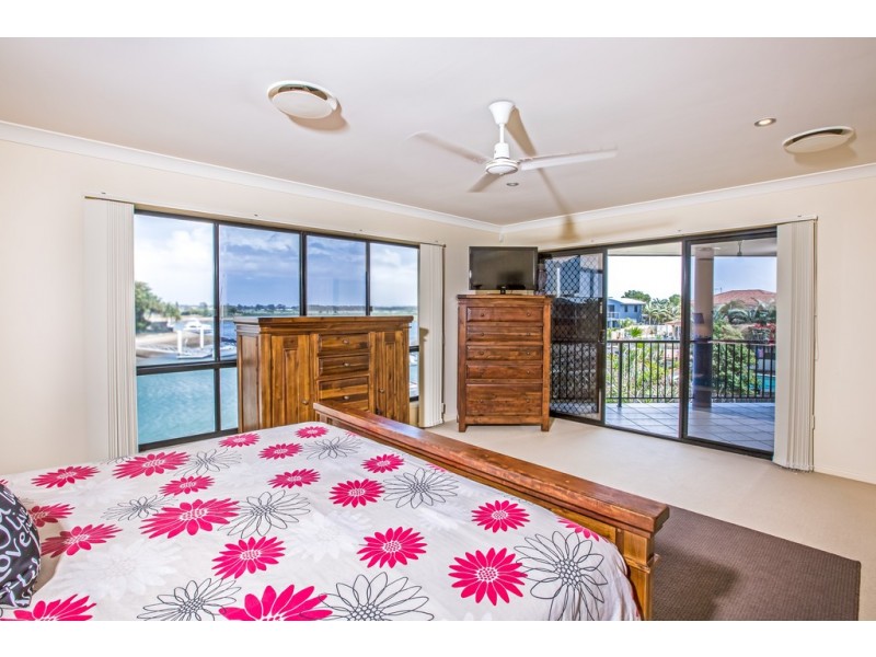15 Defender St, Newport QLD 4020