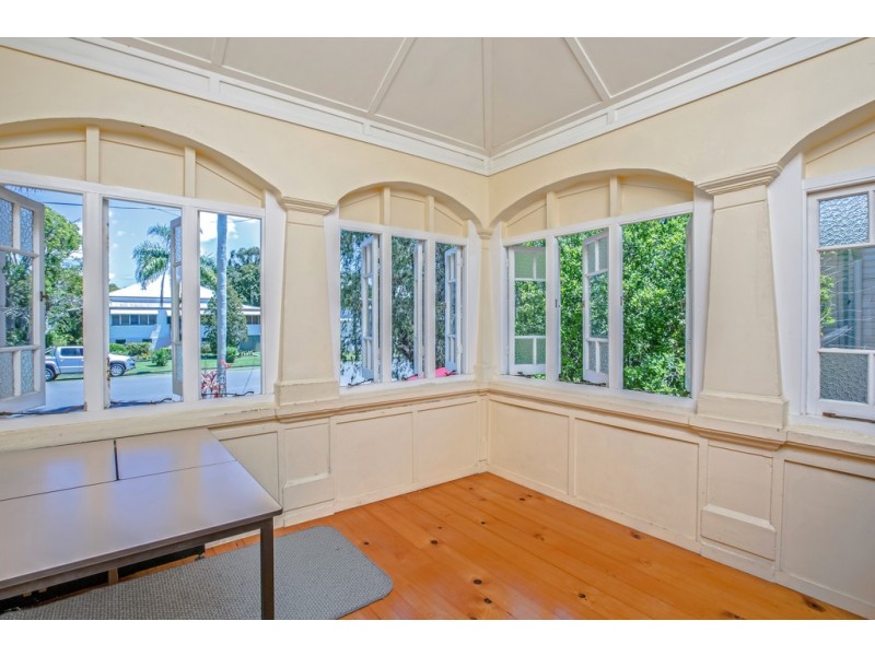 100 Palm Ave, Shorncliffe QLD 4017