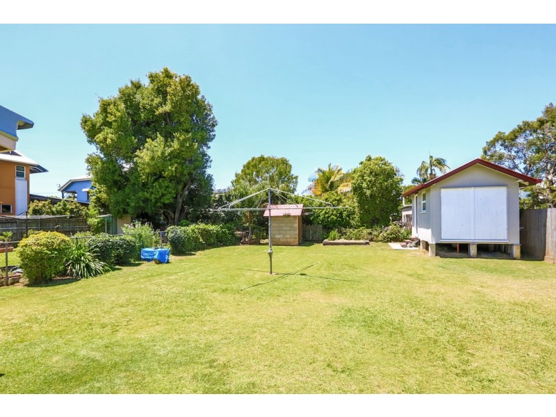 100 Palm Ave, Shorncliffe QLD 4017