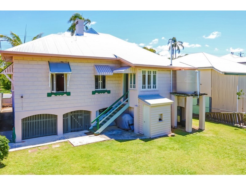 100 Palm Ave, Shorncliffe QLD 4017