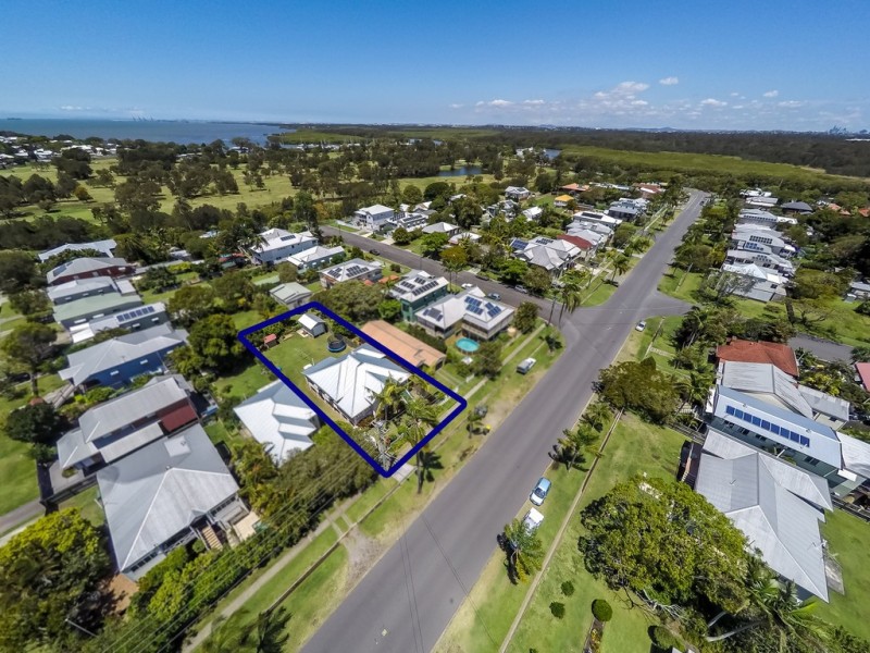100 Palm Ave, Shorncliffe QLD 4017