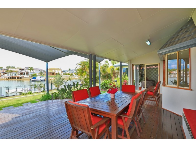 18 Intrepid Ct, Newport QLD 4020
