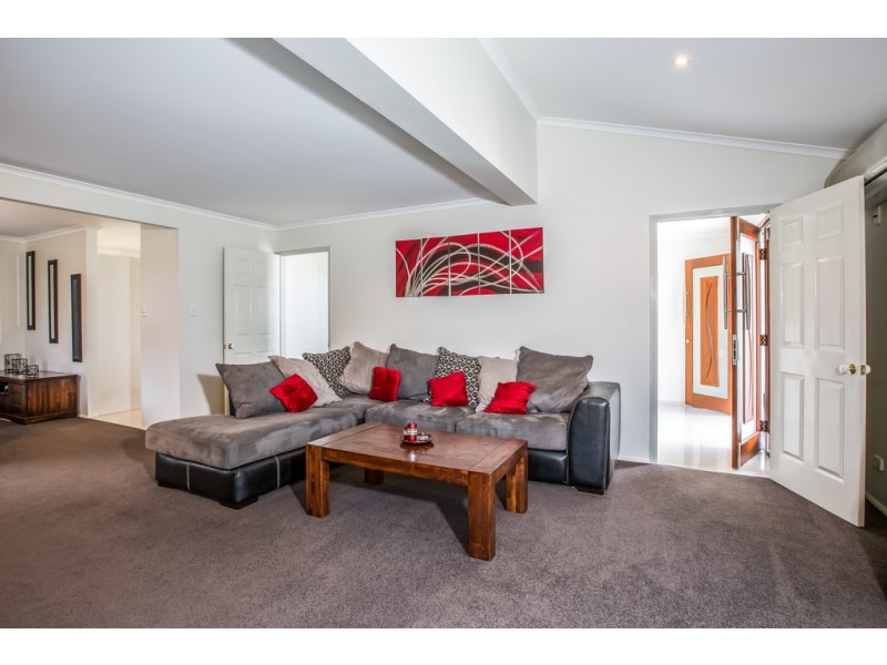 18 Intrepid Ct, Newport QLD 4020