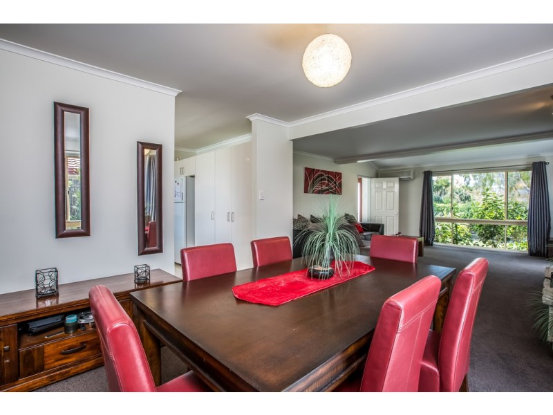 18 Intrepid Ct, Newport QLD 4020