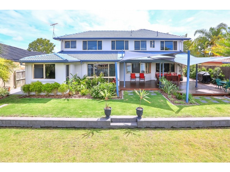 18 Intrepid Ct, Newport QLD 4020