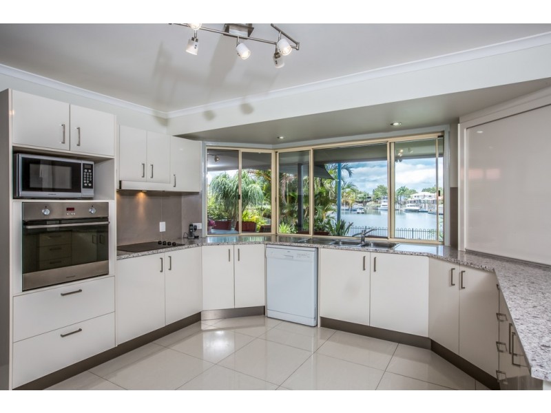 18 Intrepid Ct, Newport QLD 4020