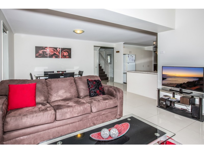 18 Intrepid Ct, Newport QLD 4020