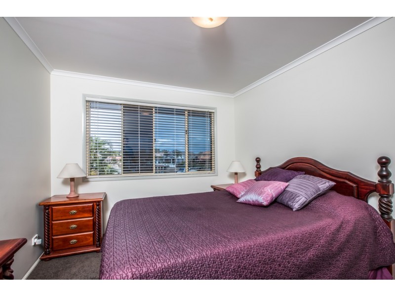 18 Intrepid Ct, Newport QLD 4020