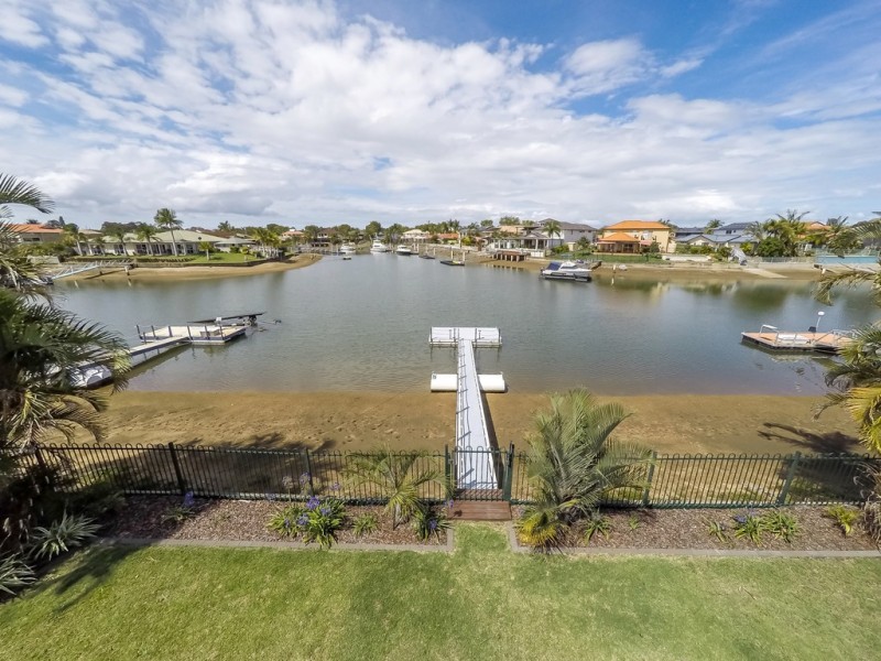 18 Intrepid Ct, Newport QLD 4020