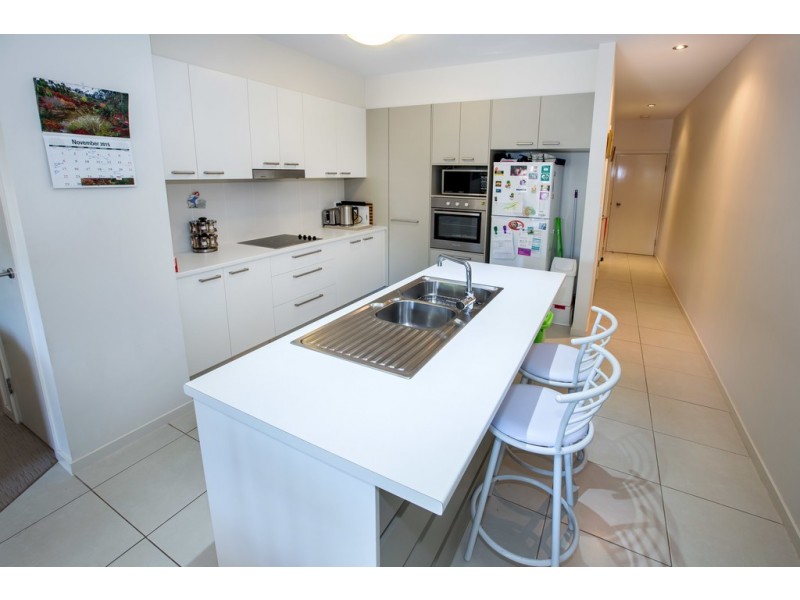 2/13 Louis Street, Redcliffe QLD 4020