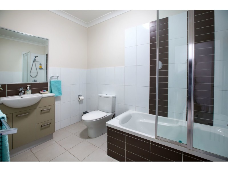 2/13 Louis Street, Redcliffe QLD 4020