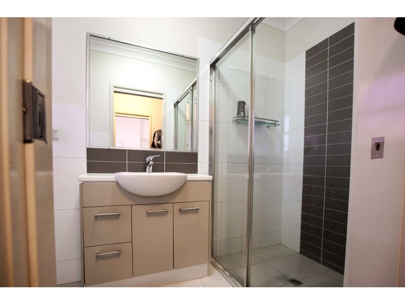2/13 Louis Street, Redcliffe QLD 4020