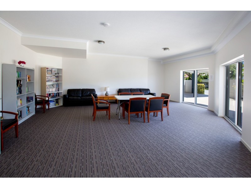 2/13 Louis Street, Redcliffe QLD 4020