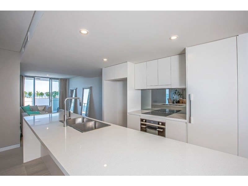 18/36 Woodcliffe Crescent, Woody Point QLD 4019