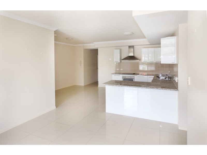 3/32 Rock Street, Scarborough QLD 4020